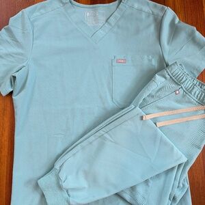 FIGS Scrub Set - Mens - Tansen pants - Leon Top - Sea Glass